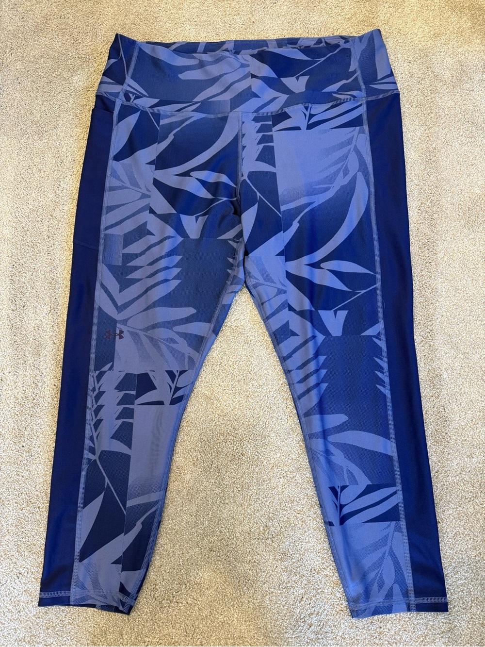 Under Armour Women’s 2X Blue Tropical Print Crop Leggings Side Pocket EUC